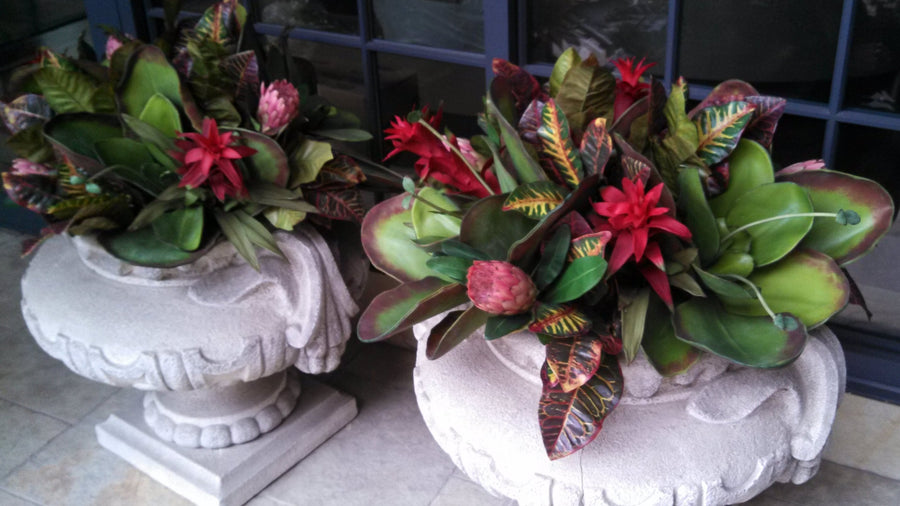 Faux balcony planters