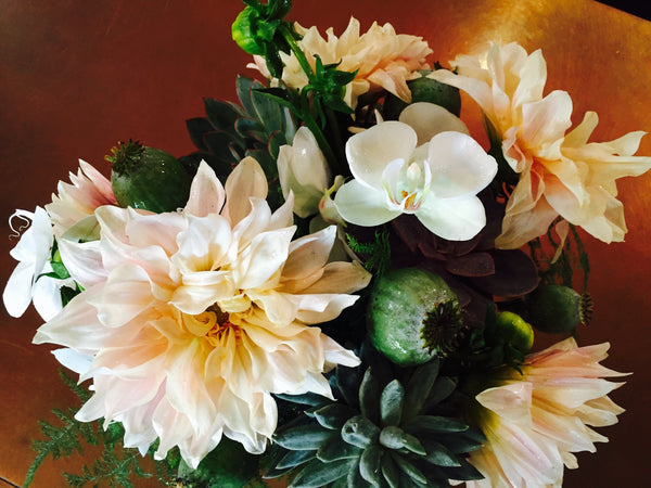 Cafe Au Lait – Roger Beck Florist